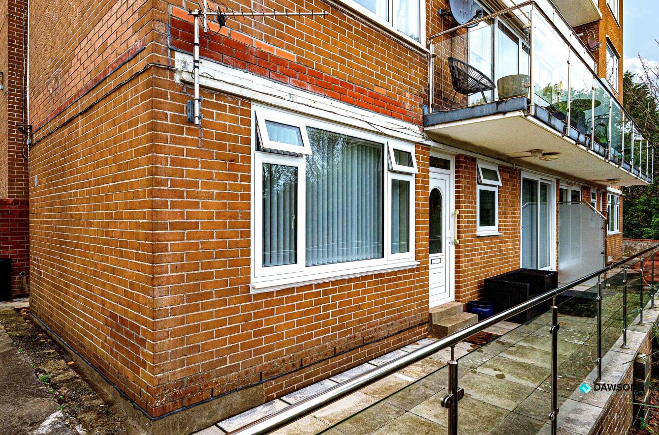 Highcliffe Court, Langland, Swansea, SA3 4TQ